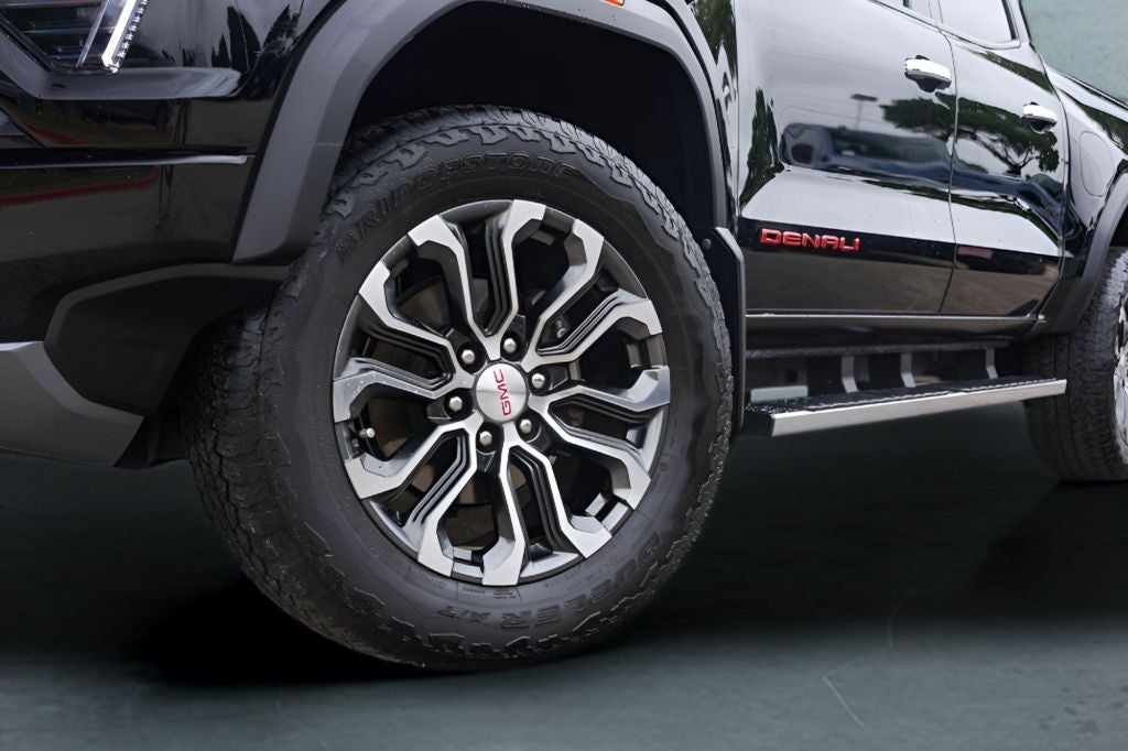 2023 GMC Canyon Denali