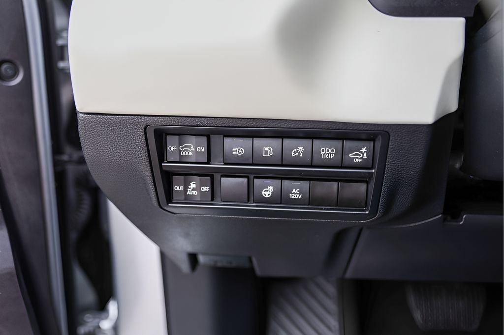 2023 Toyota Sequoia Capstone