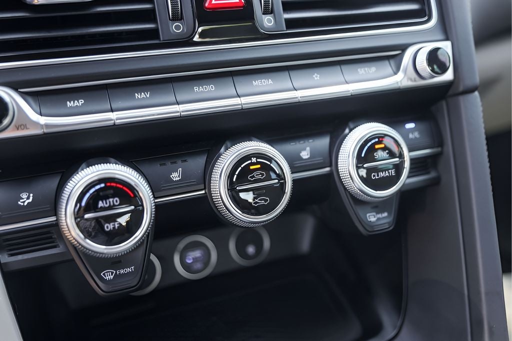 2022 Genesis G70 2.0T