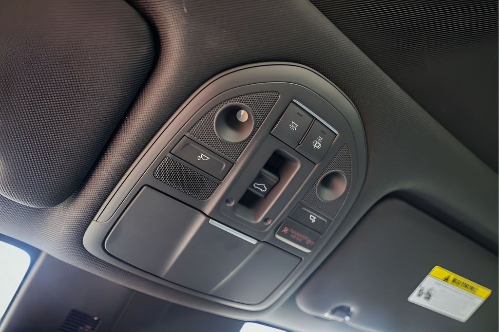 2022 Genesis G70 2.0T