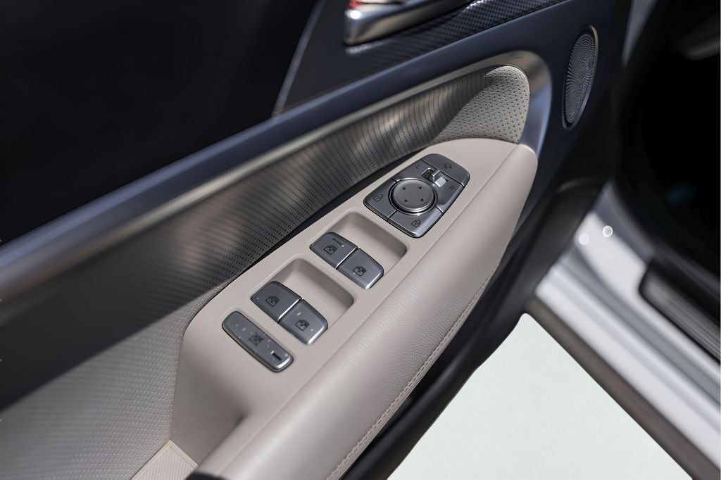 2022 Genesis G70 2.0T