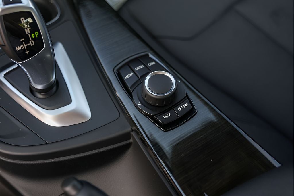 2018 BMW 3 Series 320i xDrive