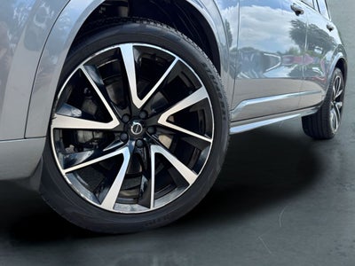 2020 Volvo XC90 T6 Momentum