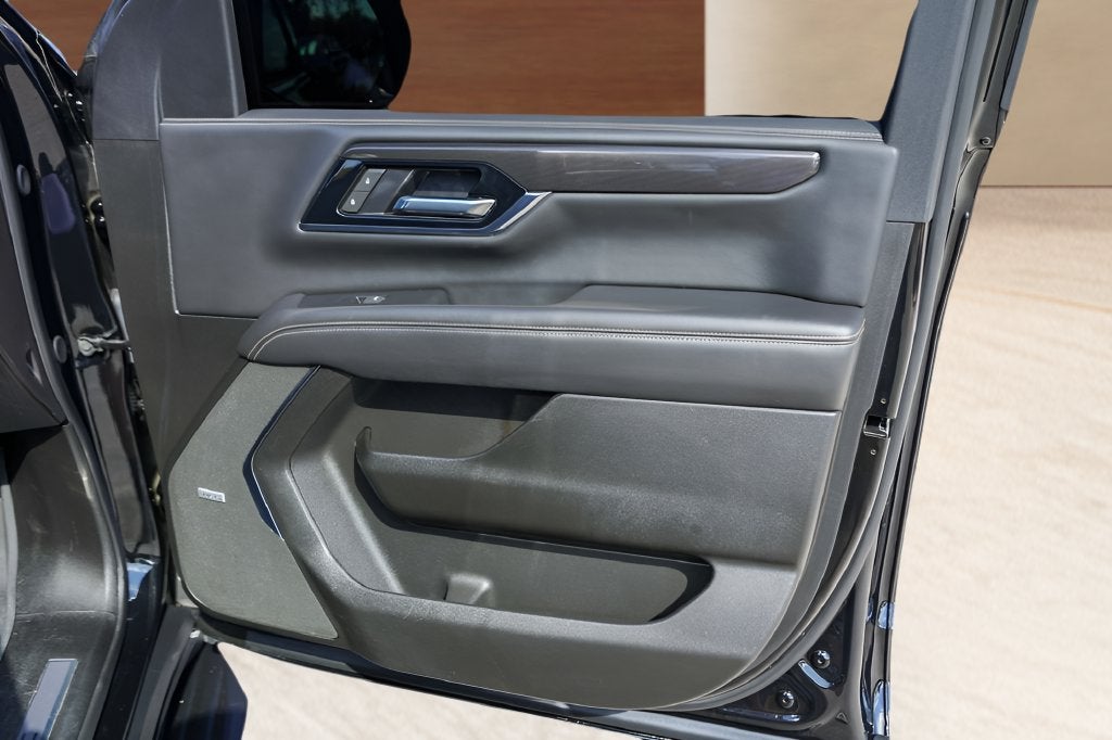 2025 GMC Yukon Elevation