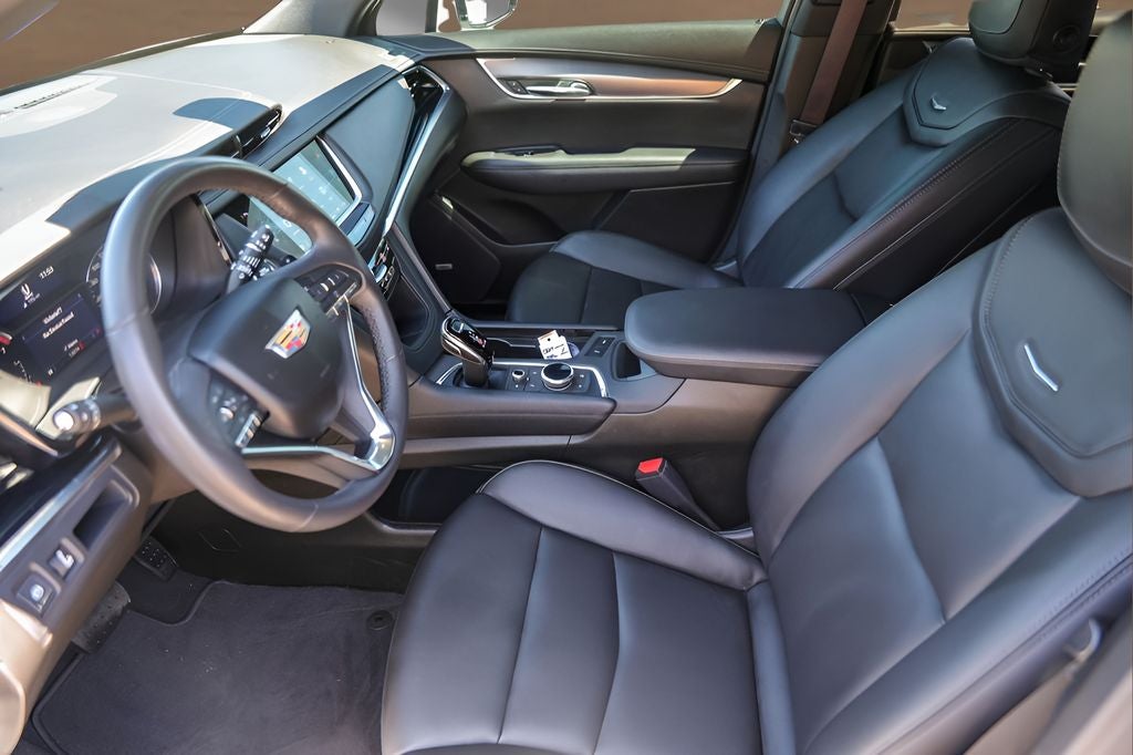 2025 Cadillac XT6 Luxury
