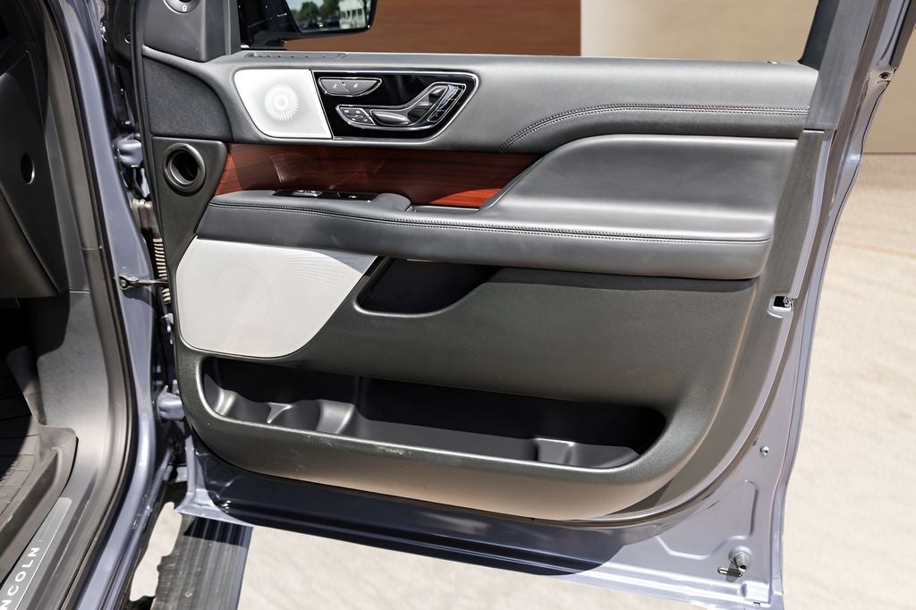 2023 Lincoln Navigator L Reserve
