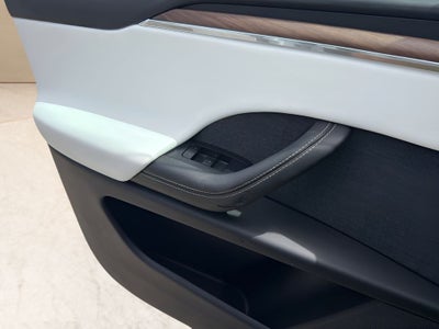 2023 Tesla Model X Base