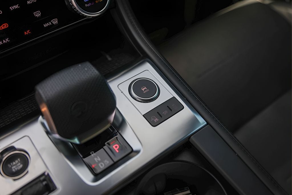 2023 Jaguar F-PACE SVR