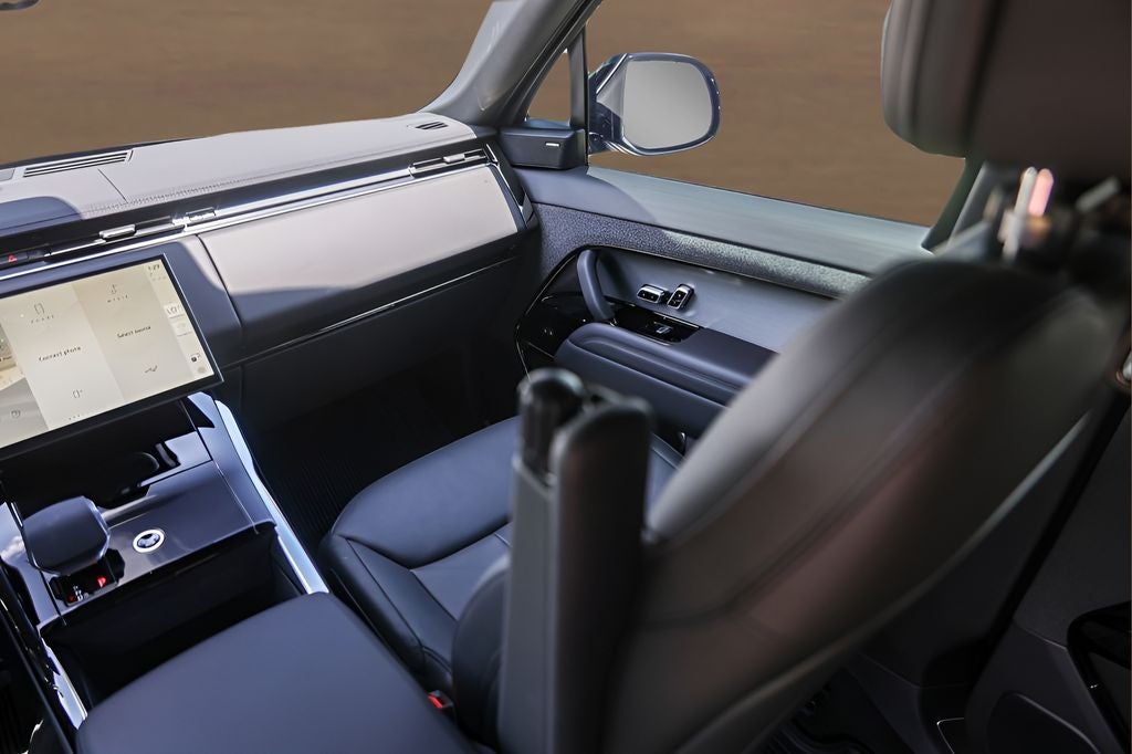 2026 Land Rover Range Rover Sport SE