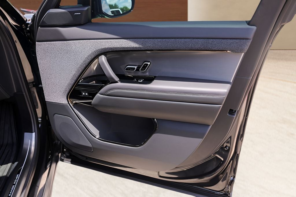 2026 Land Rover Range Rover Sport SE