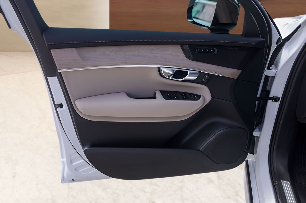 2026 Volvo XC90 B6 Ultra