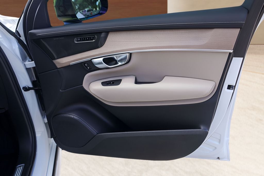 2026 Volvo XC90 B6 Ultra