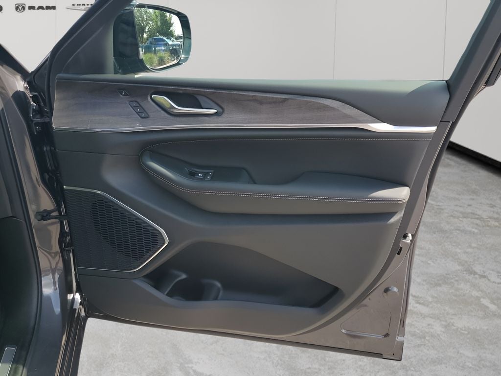 2025 Jeep Grand Cherokee Overland