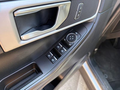 2021 Ford Explorer Base