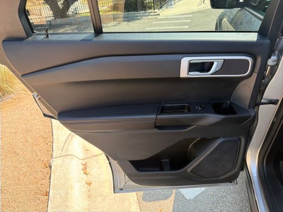 2021 Ford Explorer Base