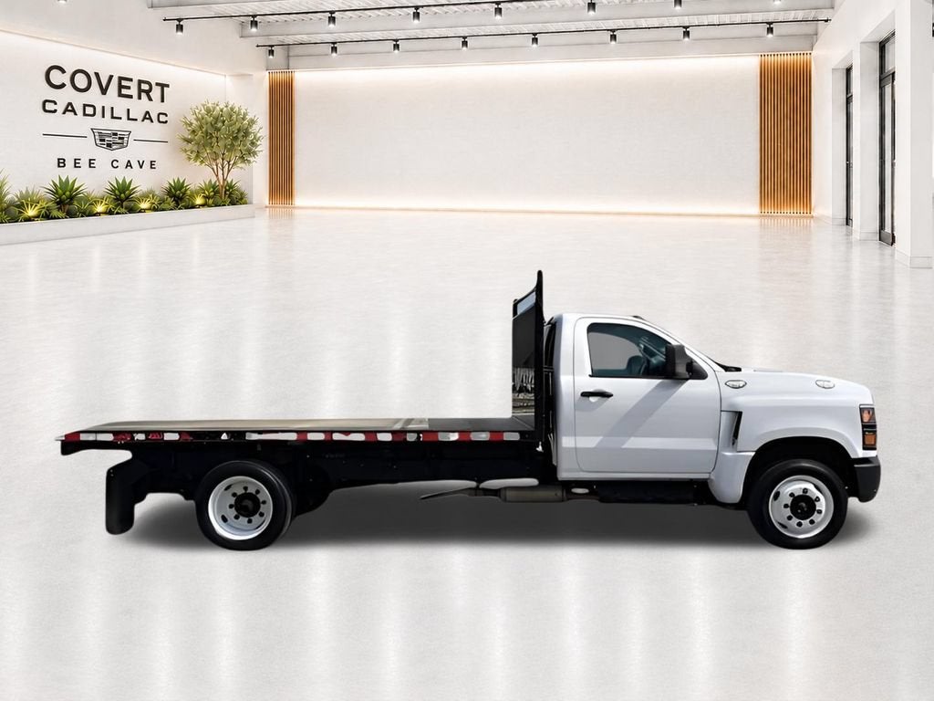 2022 Chevrolet Silverado 6500HD Base