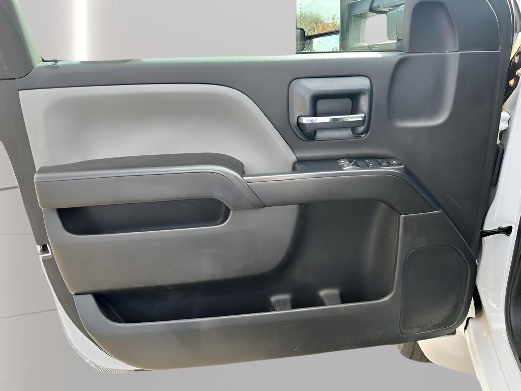 2022 Chevrolet Silverado 6500HD Base