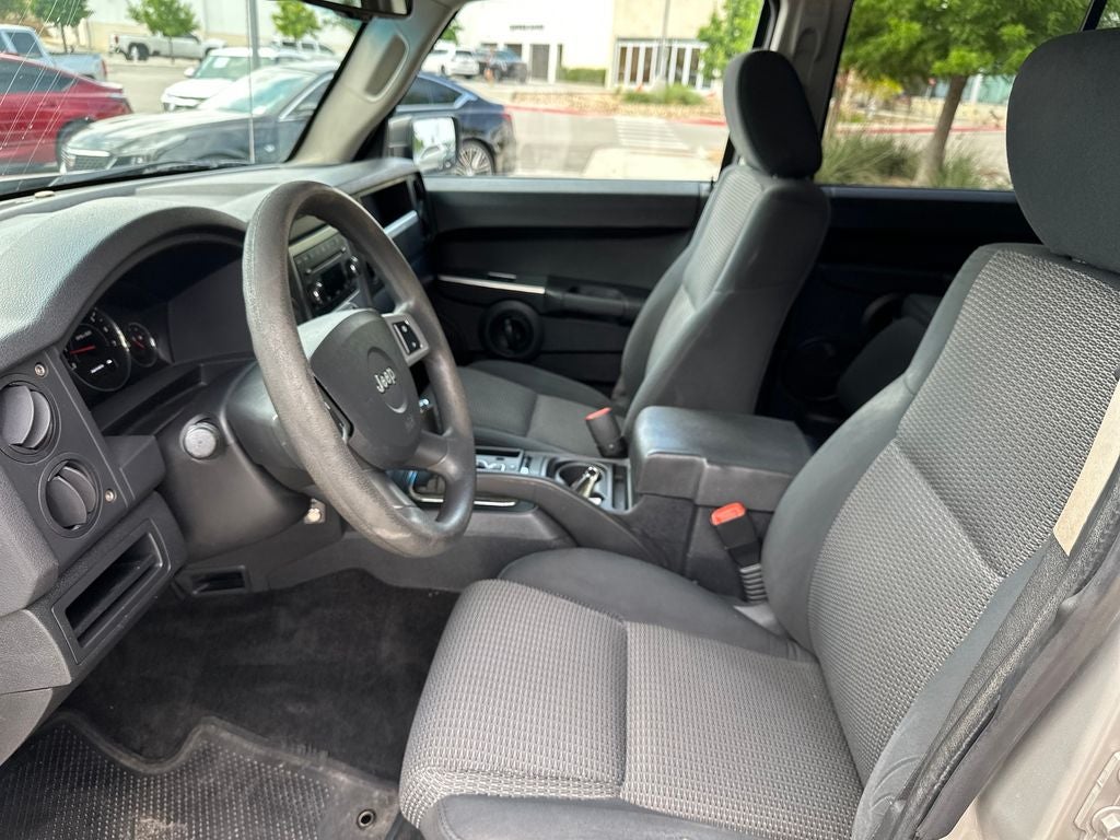 2008 Jeep Commander Sport