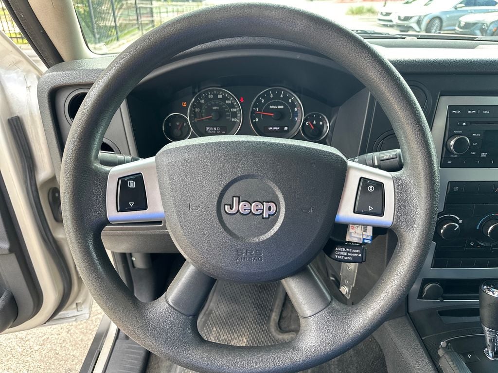 2008 Jeep Commander Sport