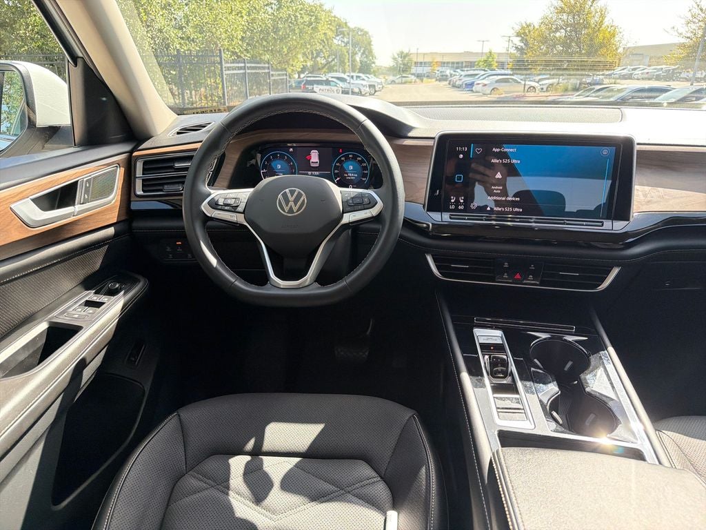 2024 Volkswagen Atlas 2.0T SE w/Technology