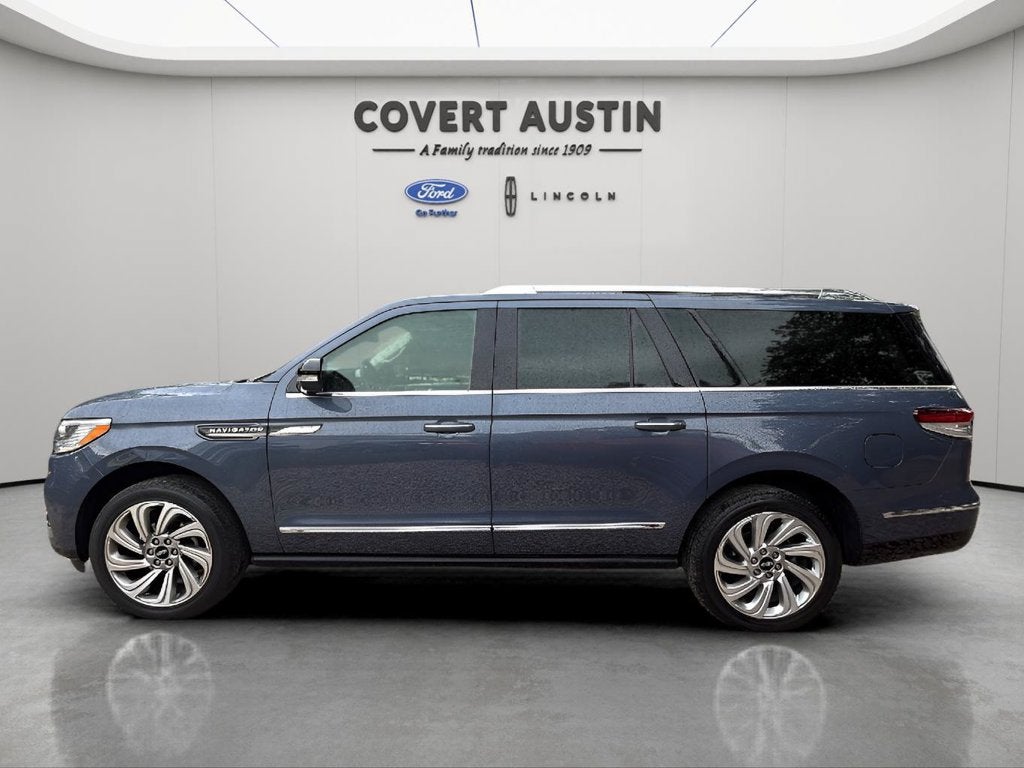 2022 Lincoln Navigator L Reserve