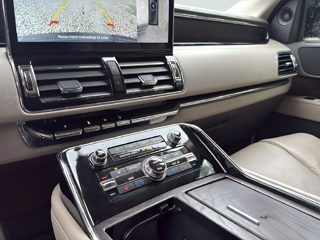 2022 Lincoln Navigator L Reserve