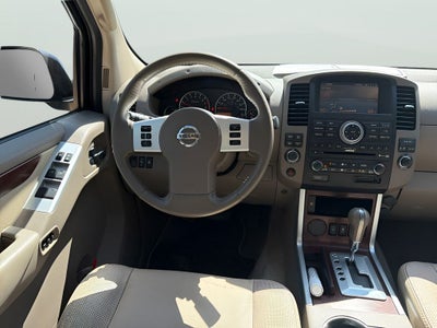 2012 Nissan Pathfinder LE