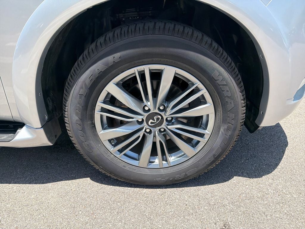 2022 INFINITI QX80 LUXE