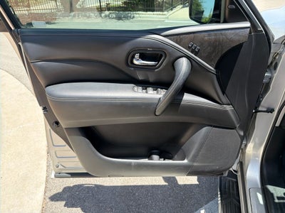 2022 INFINITI QX80 LUXE