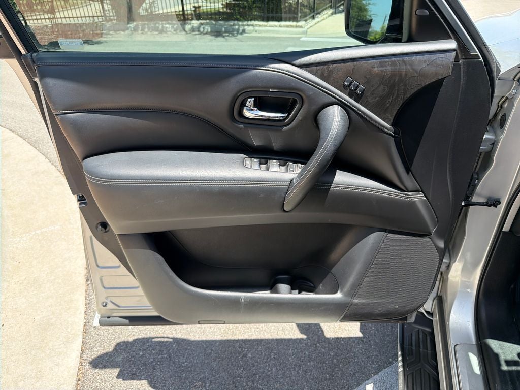 2022 INFINITI QX80 LUXE