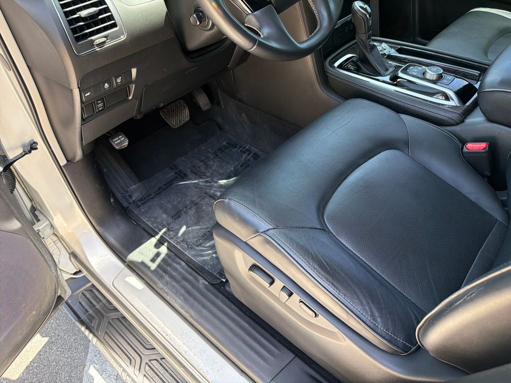 2022 INFINITI QX80 LUXE