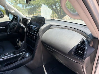 2022 INFINITI QX80 LUXE