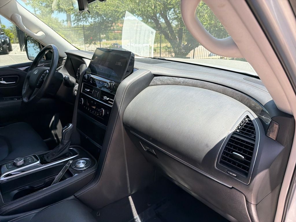 2022 INFINITI QX80 LUXE