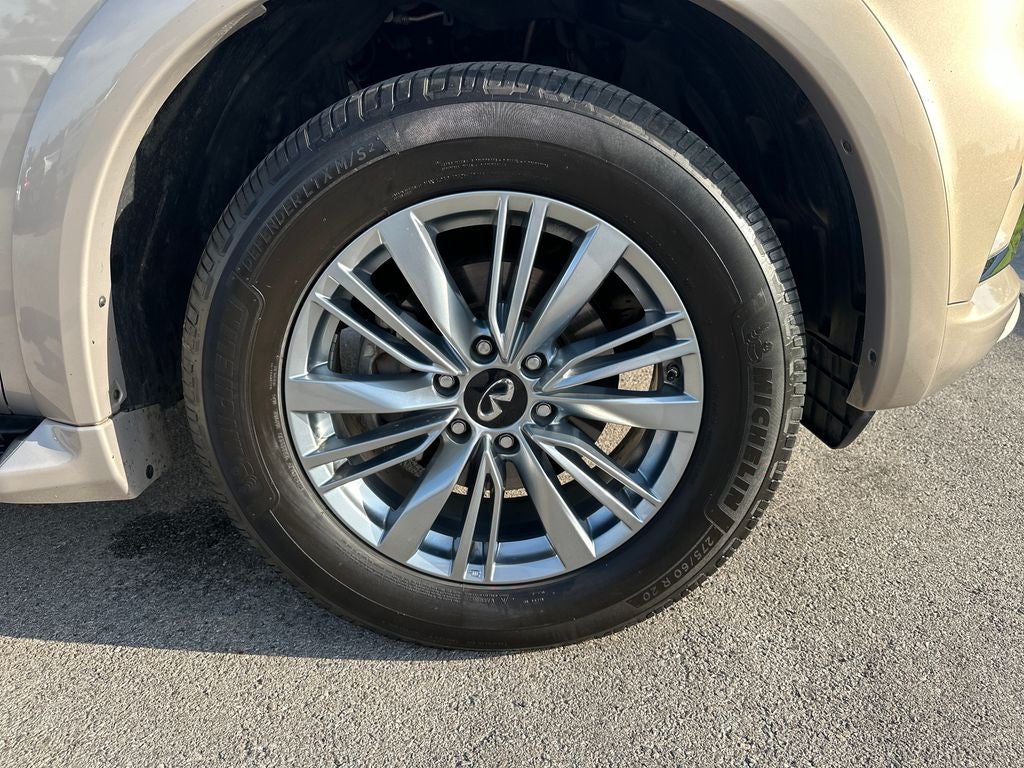 2022 INFINITI QX80 LUXE