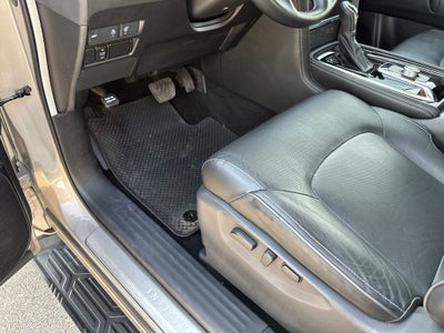 2022 INFINITI QX80 LUXE