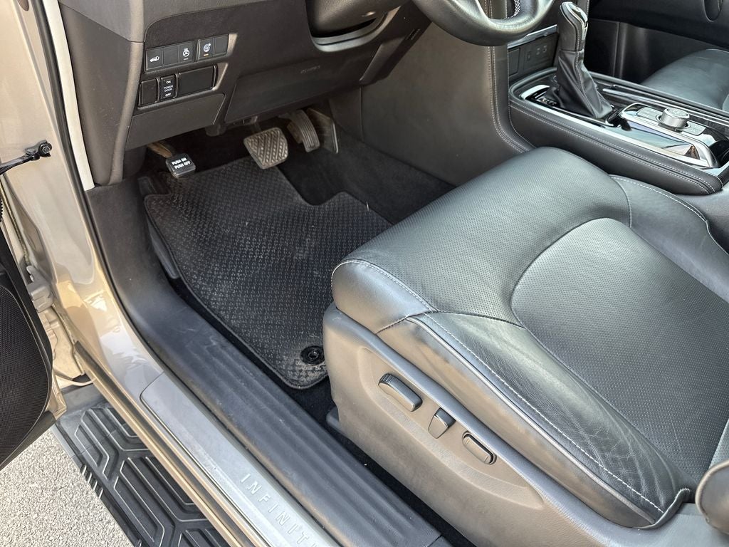 2022 INFINITI QX80 LUXE