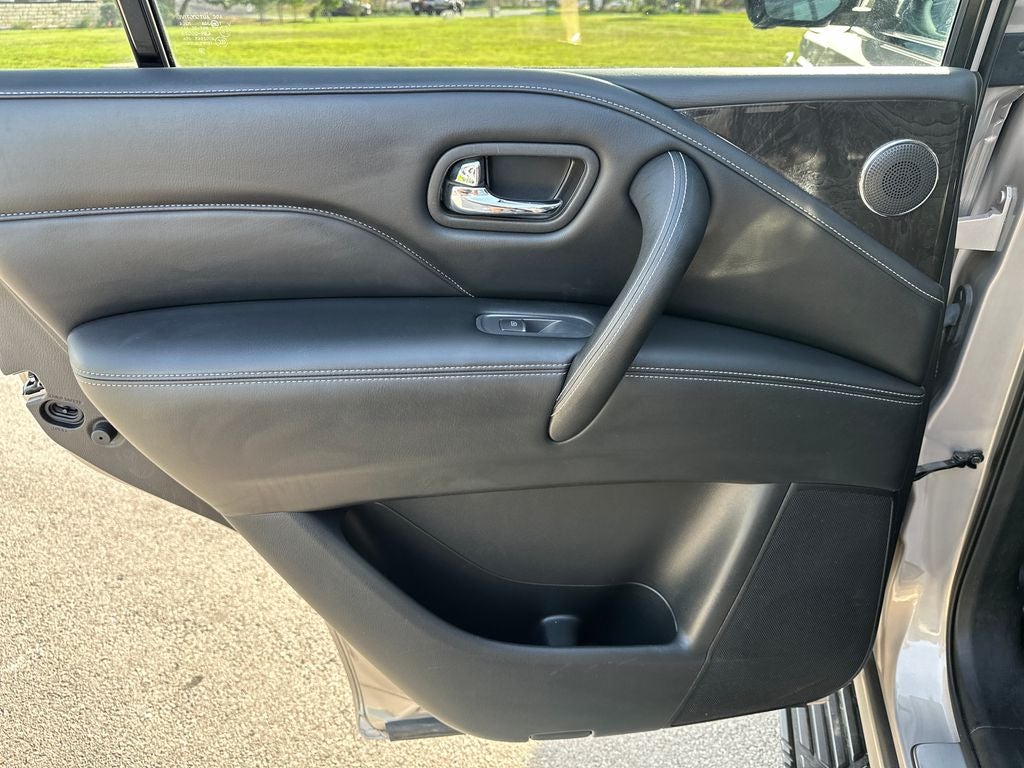 2022 INFINITI QX80 LUXE