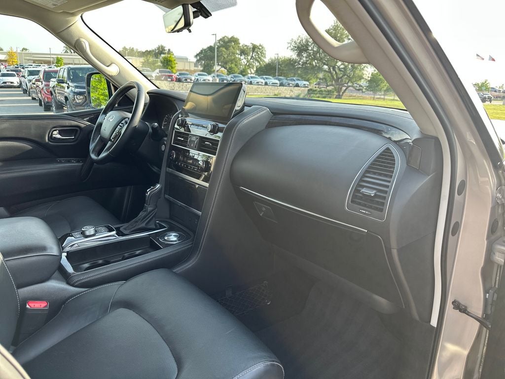 2022 INFINITI QX80 LUXE