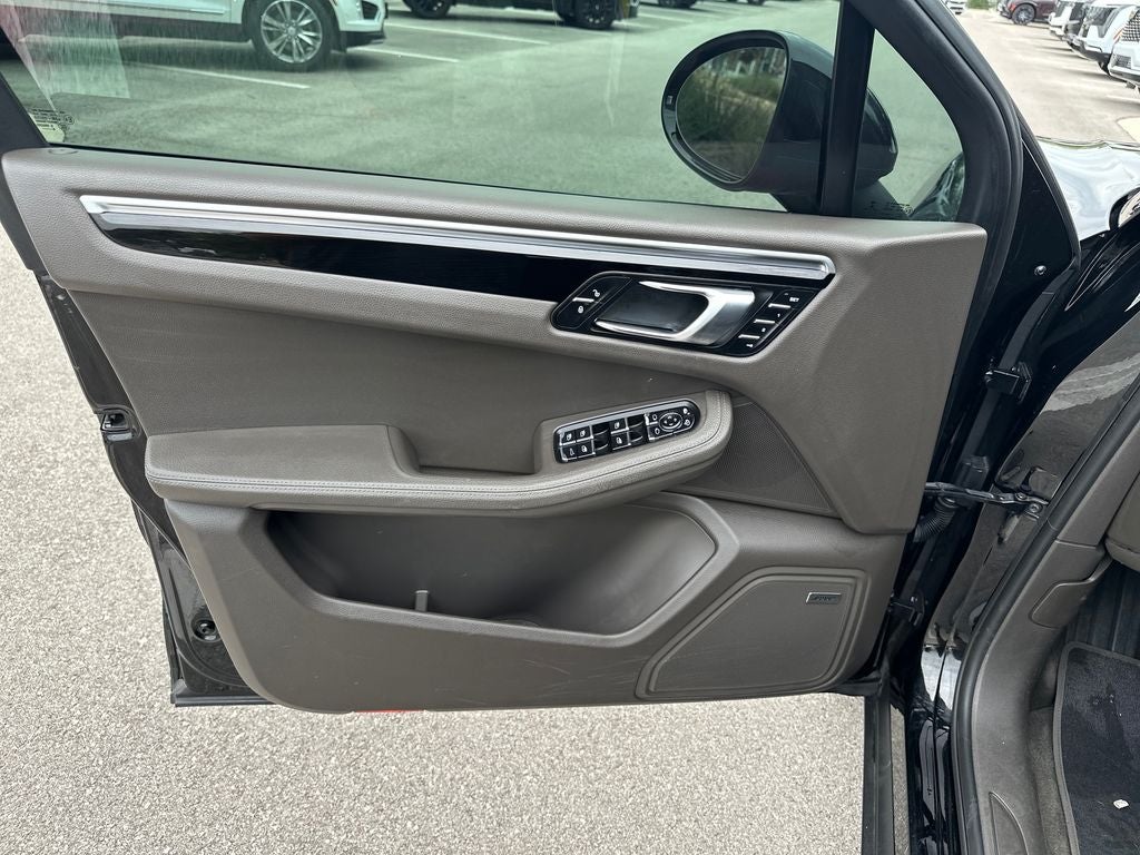 2018 Porsche Macan Base