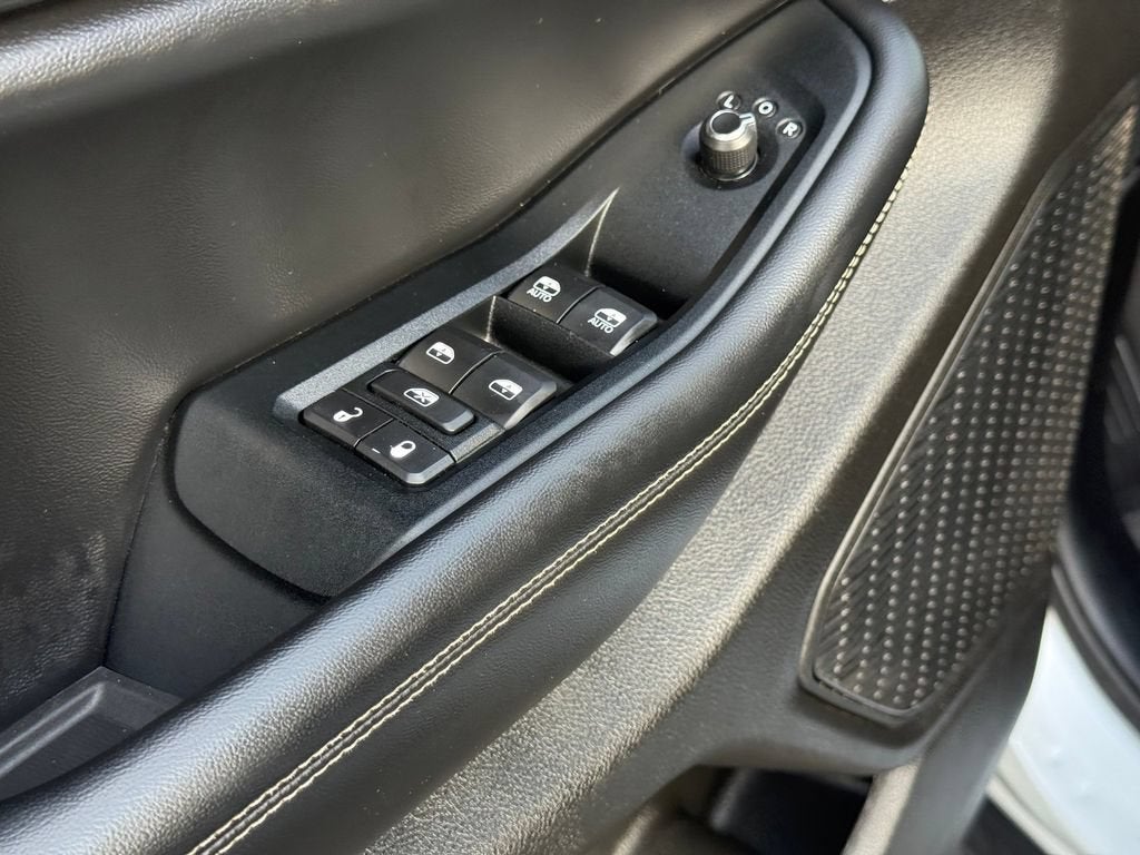 2023 Jeep Grand Cherokee L Altitude 4x2