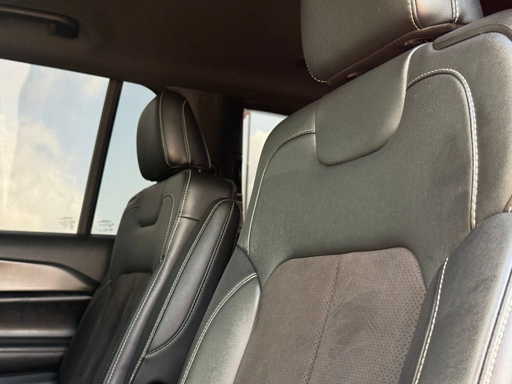 2023 Jeep Grand Cherokee L Altitude 4x2