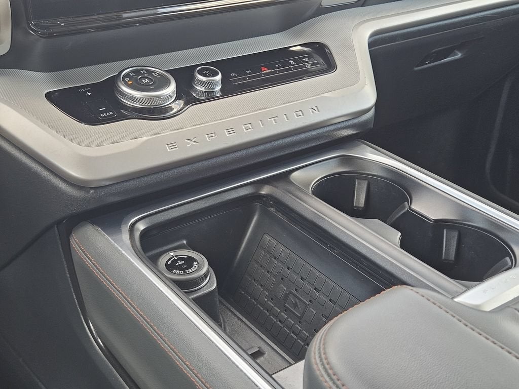 2025 Ford Expedition Active MAX