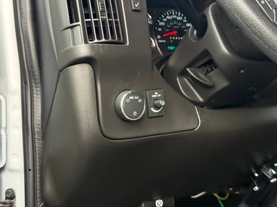 2024 Chevrolet Express Passenger 3500 1LT