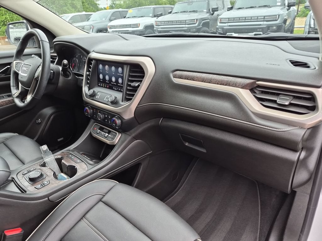 2022 GMC Acadia Denali