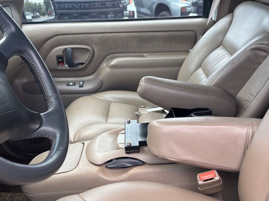 1997 Chevrolet Suburban 4DR 4WD 2500
