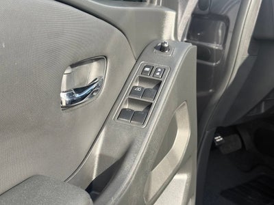 2024 Nissan Frontier Crew Cab SL 4x2