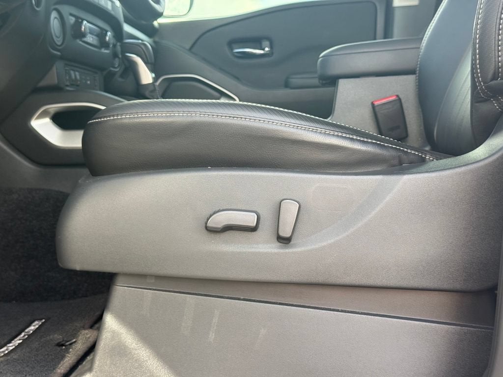 2024 Nissan Frontier Crew Cab SL 4x2