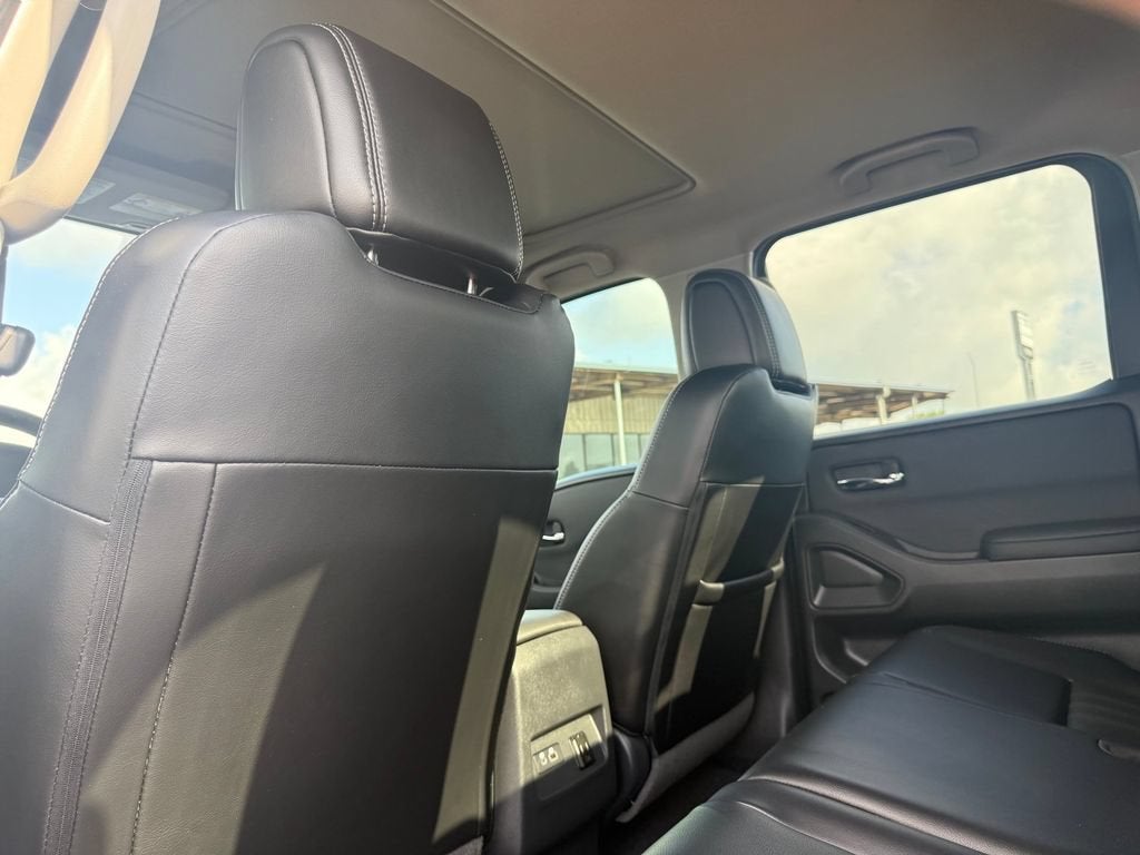 2024 Nissan Frontier Crew Cab SL 4x2