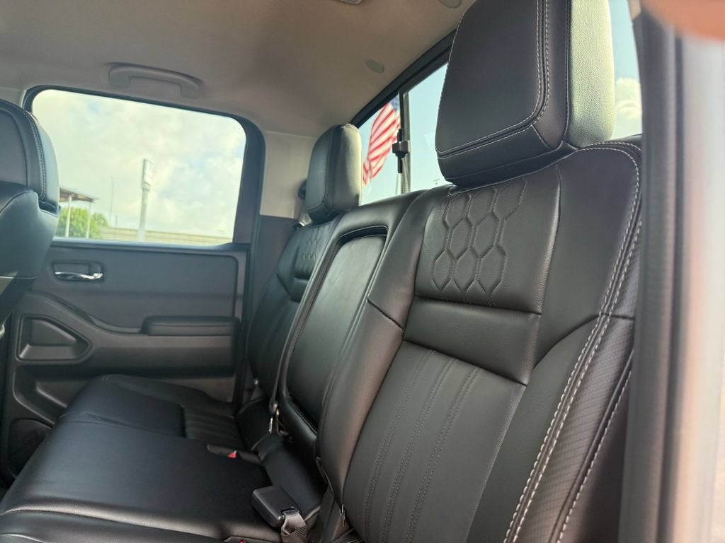 2024 Nissan Frontier Crew Cab SL 4x2