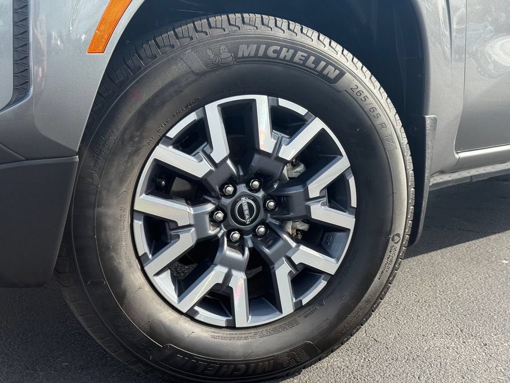 2024 Nissan Frontier Crew Cab SL 4x2
